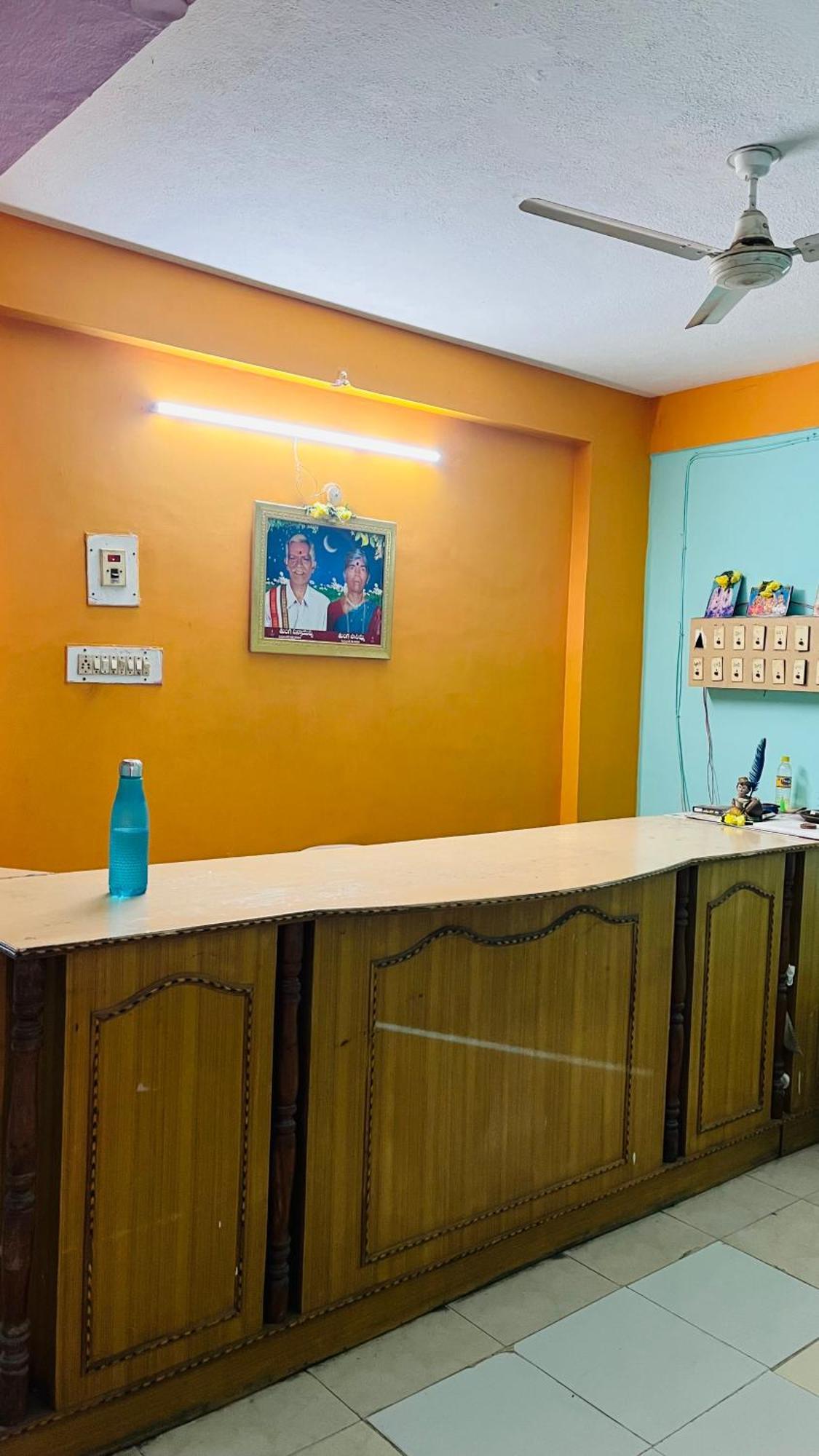 Sss Residency Hotel Puttaparthi Bagian luar foto