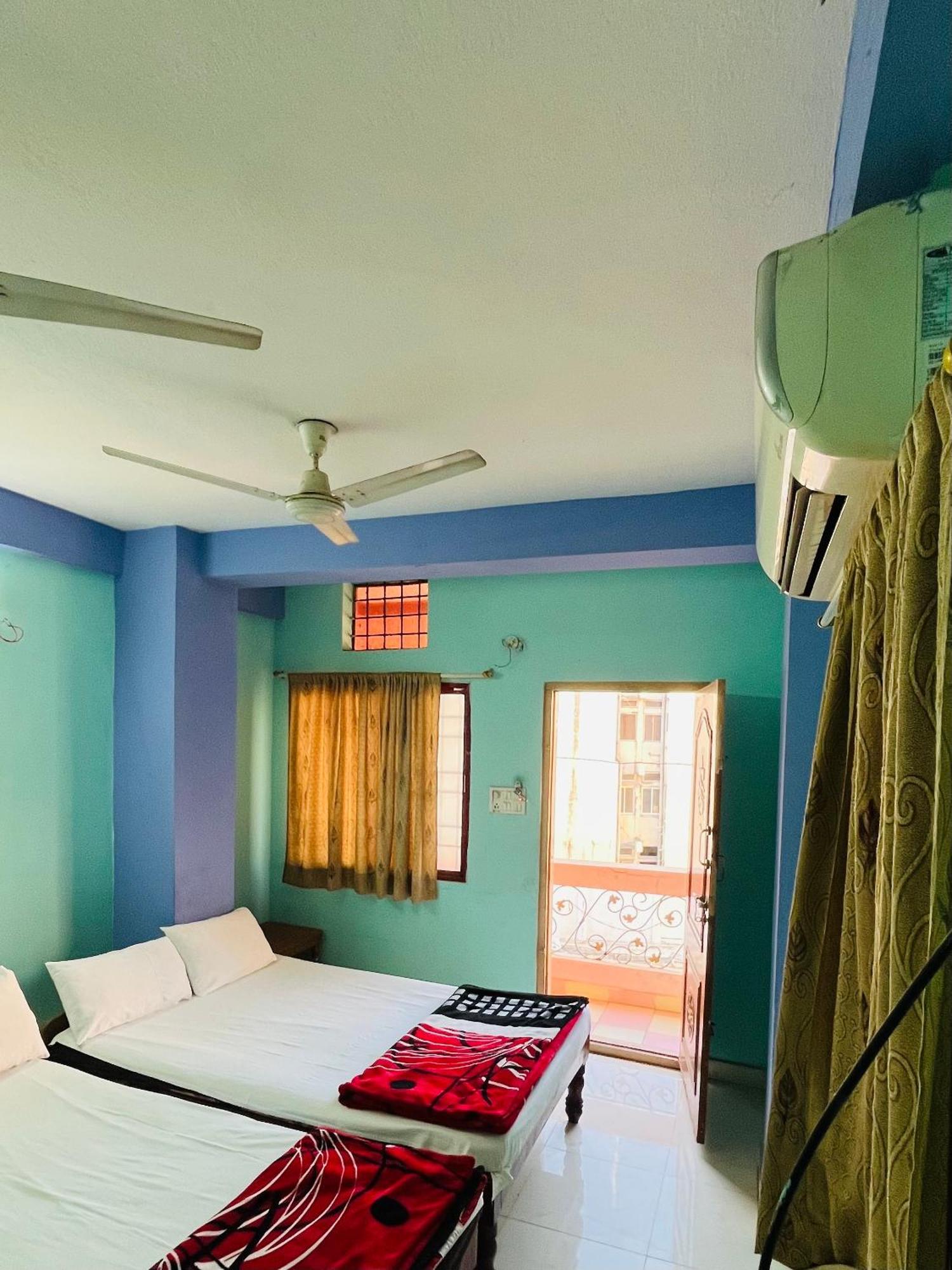 Sss Residency Hotel Puttaparthi Bagian luar foto