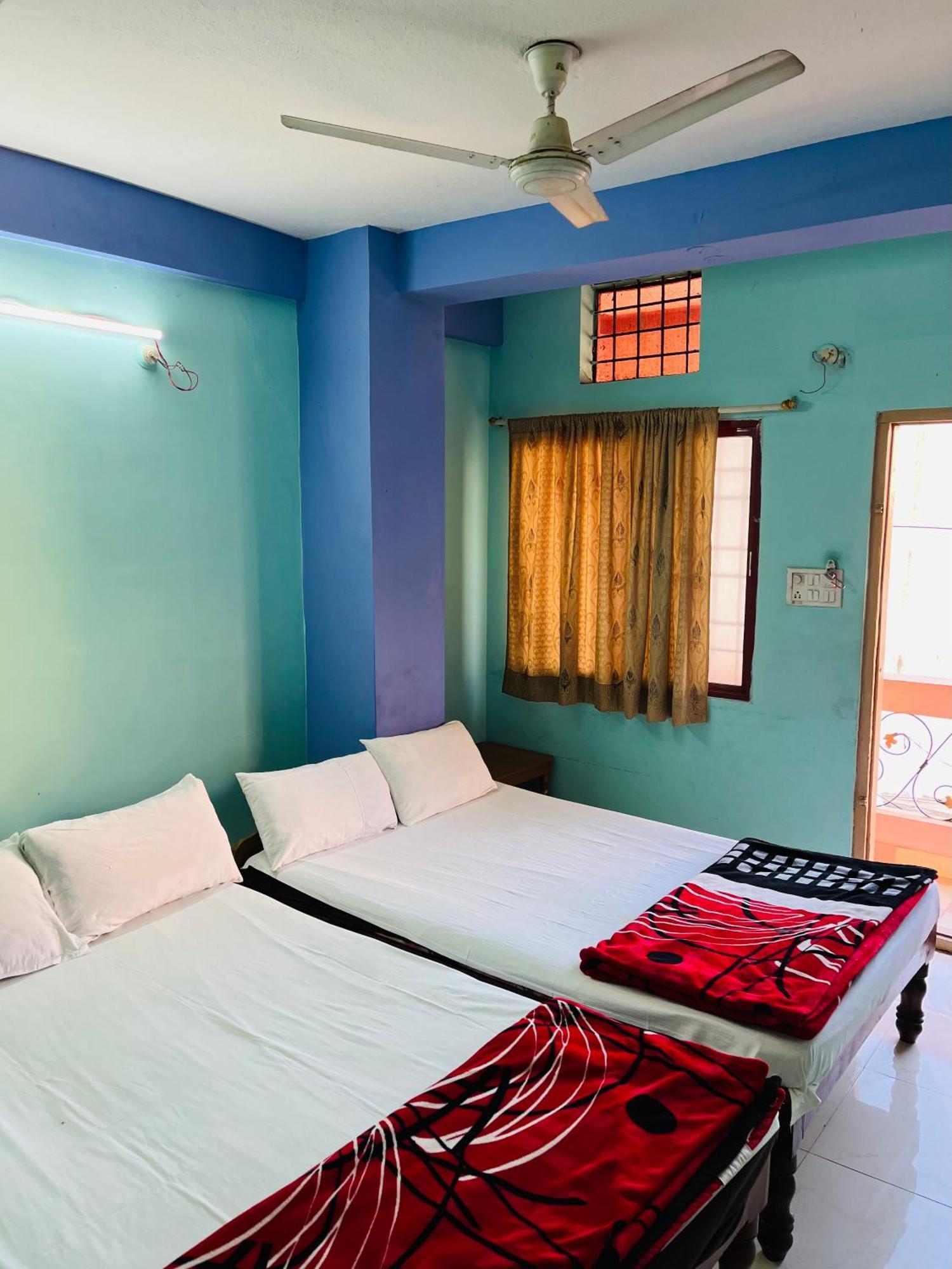 Sss Residency Hotel Puttaparthi Bagian luar foto