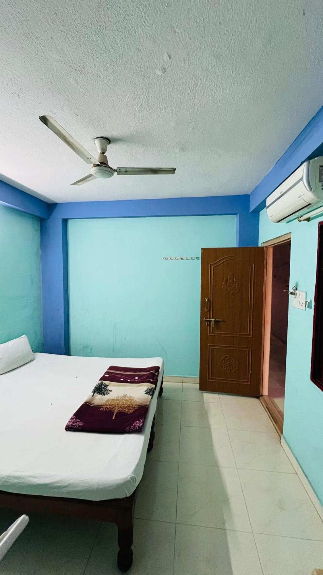 Sss Residency Hotel Puttaparthi Bagian luar foto