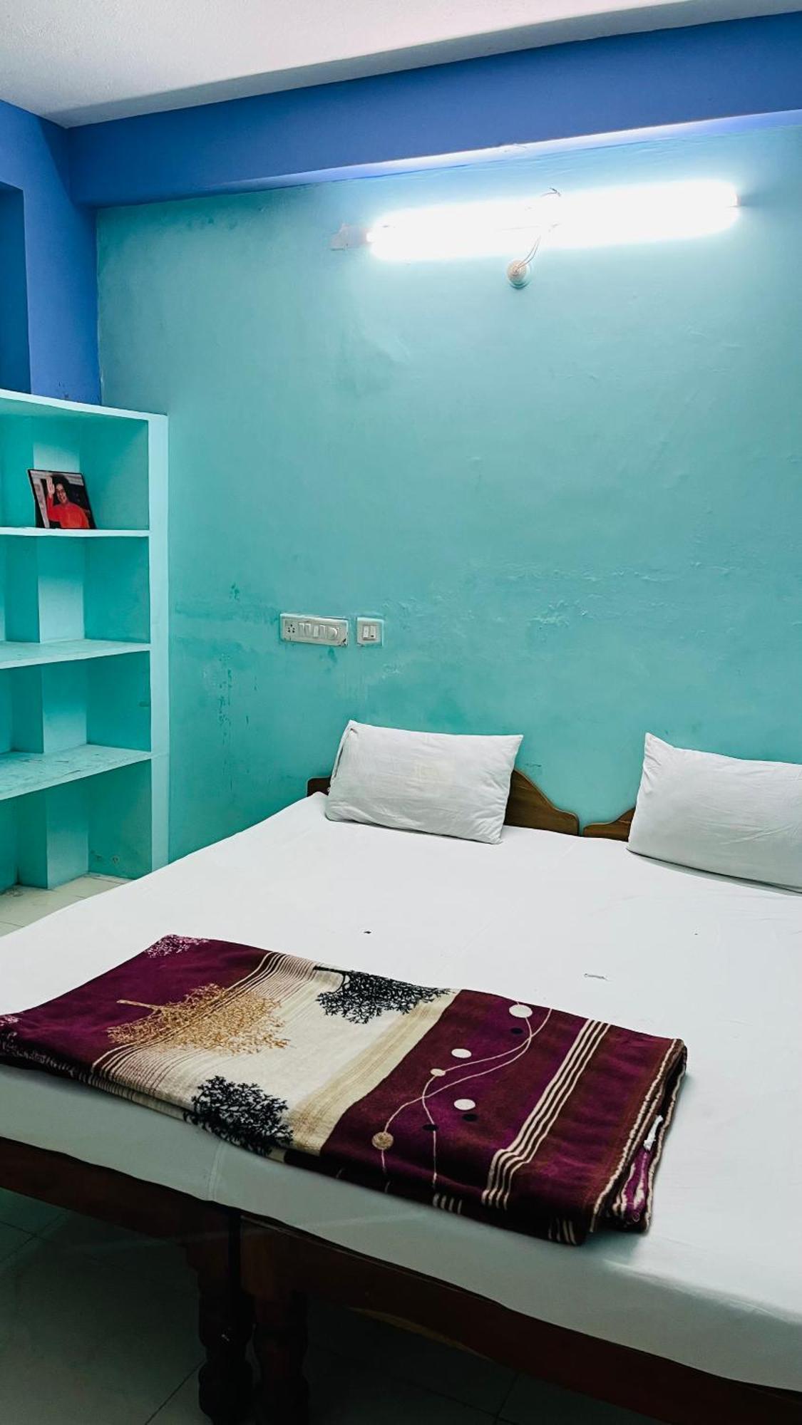 Sss Residency Hotel Puttaparthi Bagian luar foto