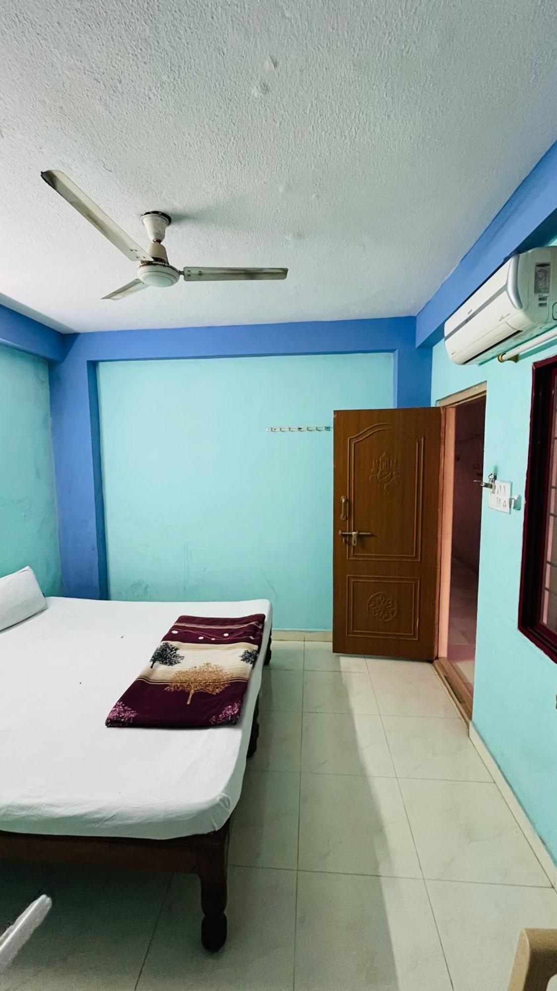 Sss Residency Hotel Puttaparthi Bagian luar foto