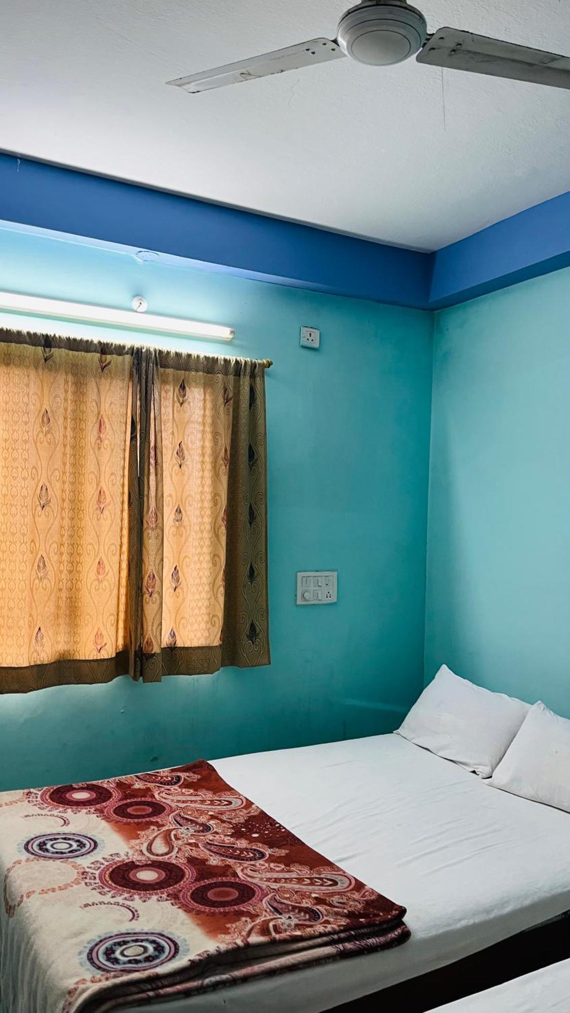 Sss Residency Hotel Puttaparthi Bagian luar foto